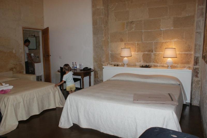 Bed and Breakfast Palazzo Persone Dimora Storica Lecce Exterior foto