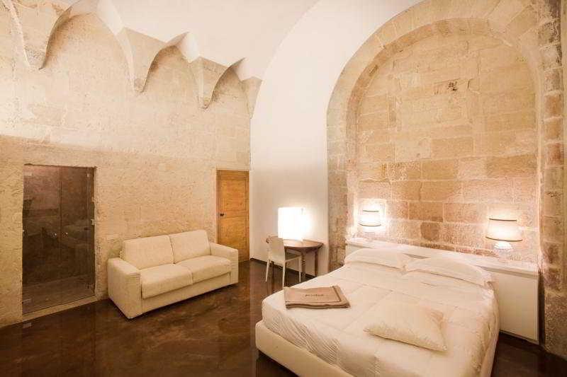 Bed and Breakfast Palazzo Persone Dimora Storica Lecce Exterior foto