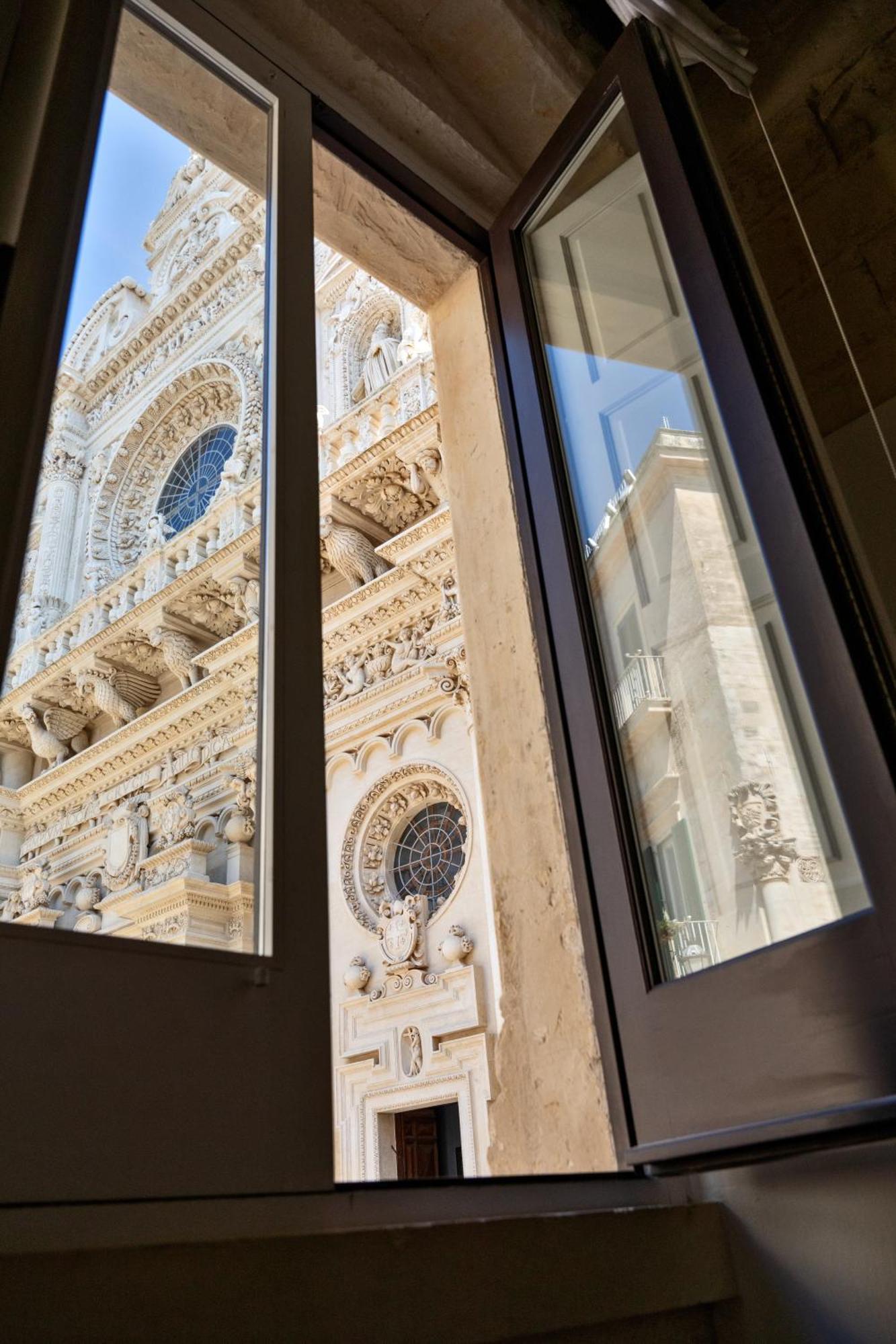 Bed and Breakfast Palazzo Persone Dimora Storica Lecce Exterior foto