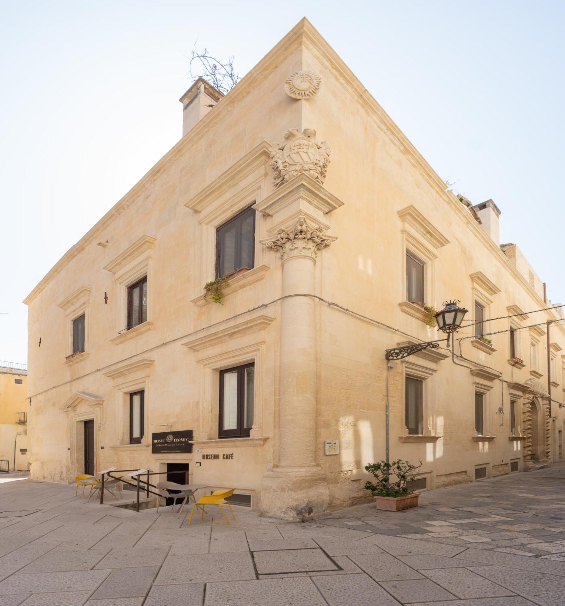 Bed and Breakfast Palazzo Persone Dimora Storica Lecce Exterior foto