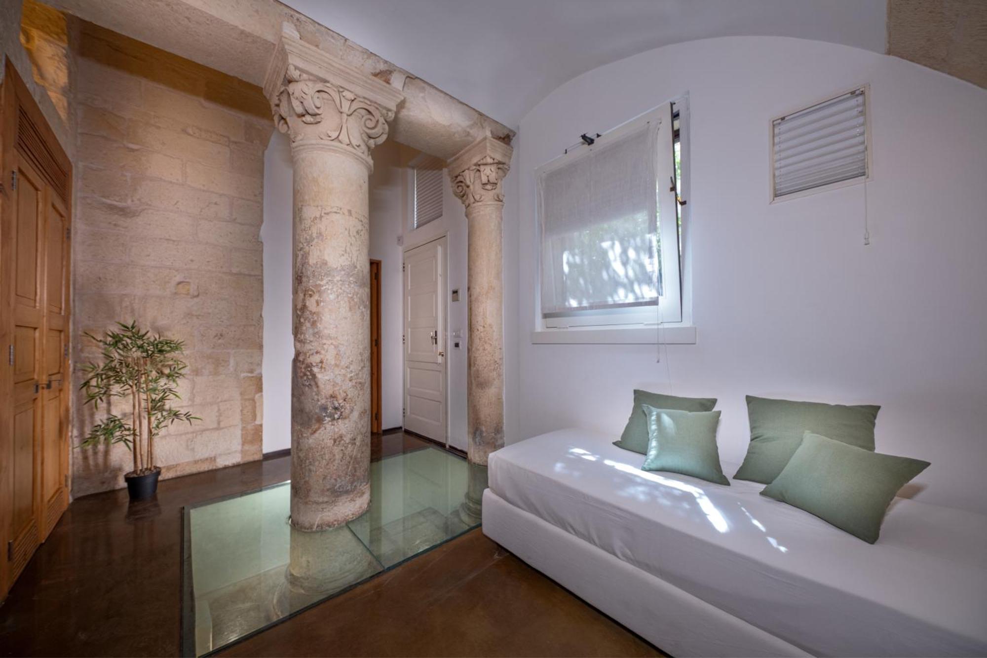 Bed and Breakfast Palazzo Persone Dimora Storica Lecce Exterior foto